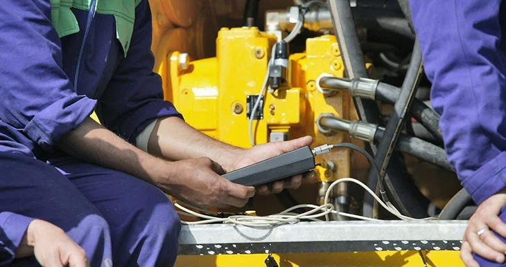 Assistência Técnica de campo para detecção de falhas em sistemas hidráulicos e lubrificação